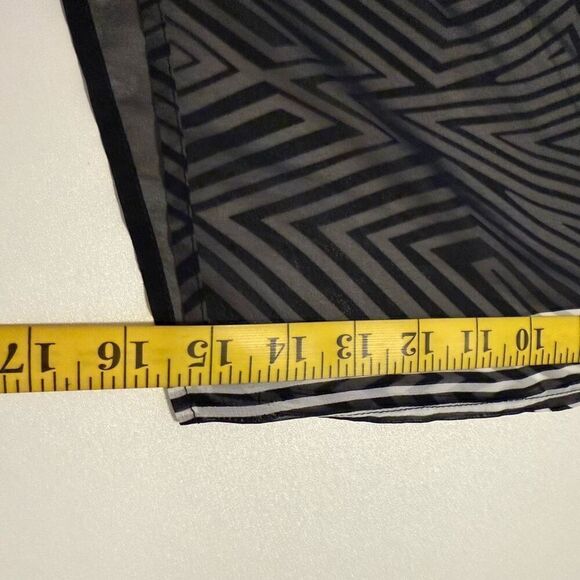 Frank Lyman Black and White Sheer Chiffon Overlay Poncho Top Size 10 Old Money - Picture 14 of 16